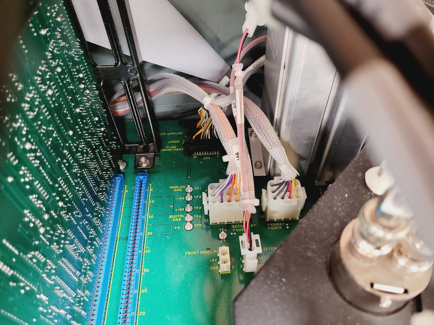 Image of BD FACSCalibur System Flow Cytometer Cell Sorter System Lab