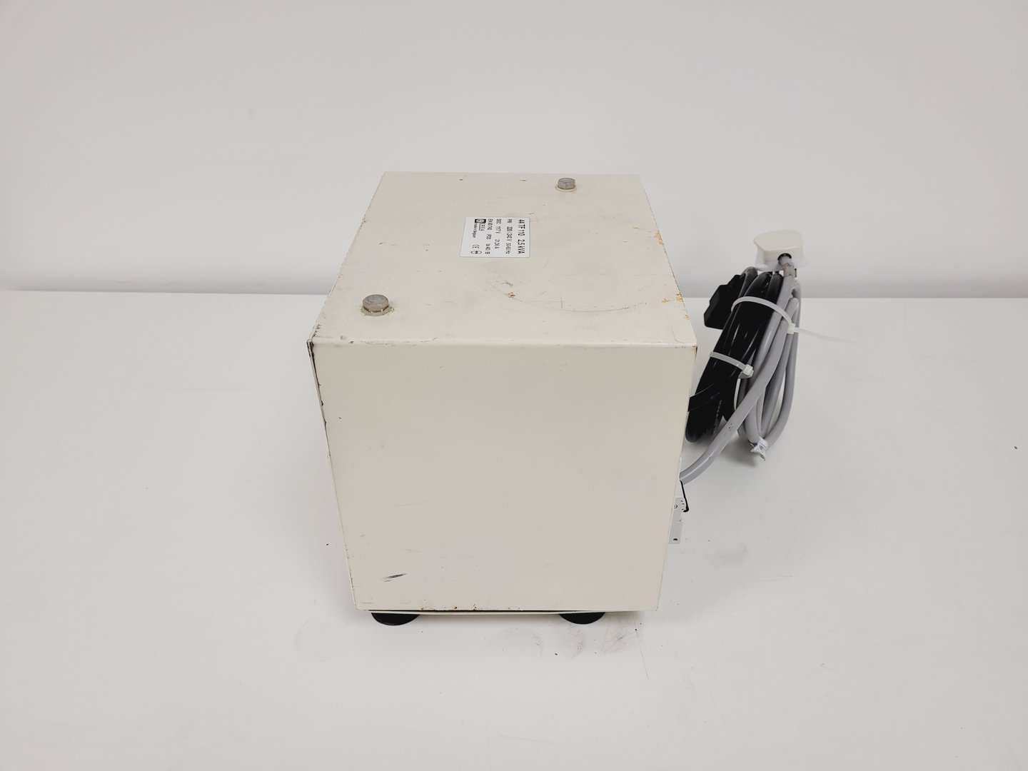 Image of BD FACSCalibur System Flow Cytometer Cell Sorter System Lab