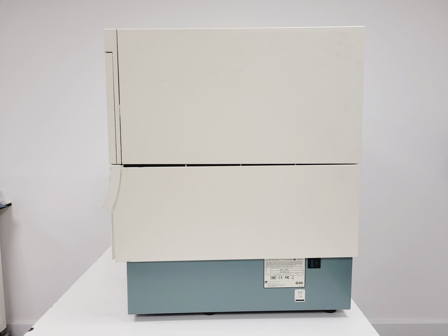 Image of BD FACSCalibur System Flow Cytometer Cell Sorter System Lab