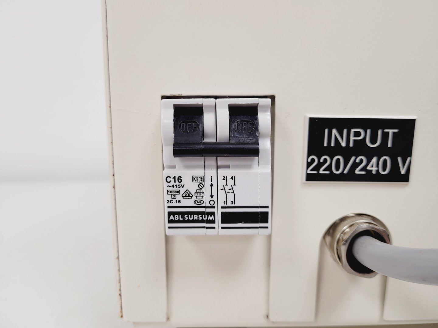 Image of BD FACSCalibur System Flow Cytometer Cell Sorter System Lab