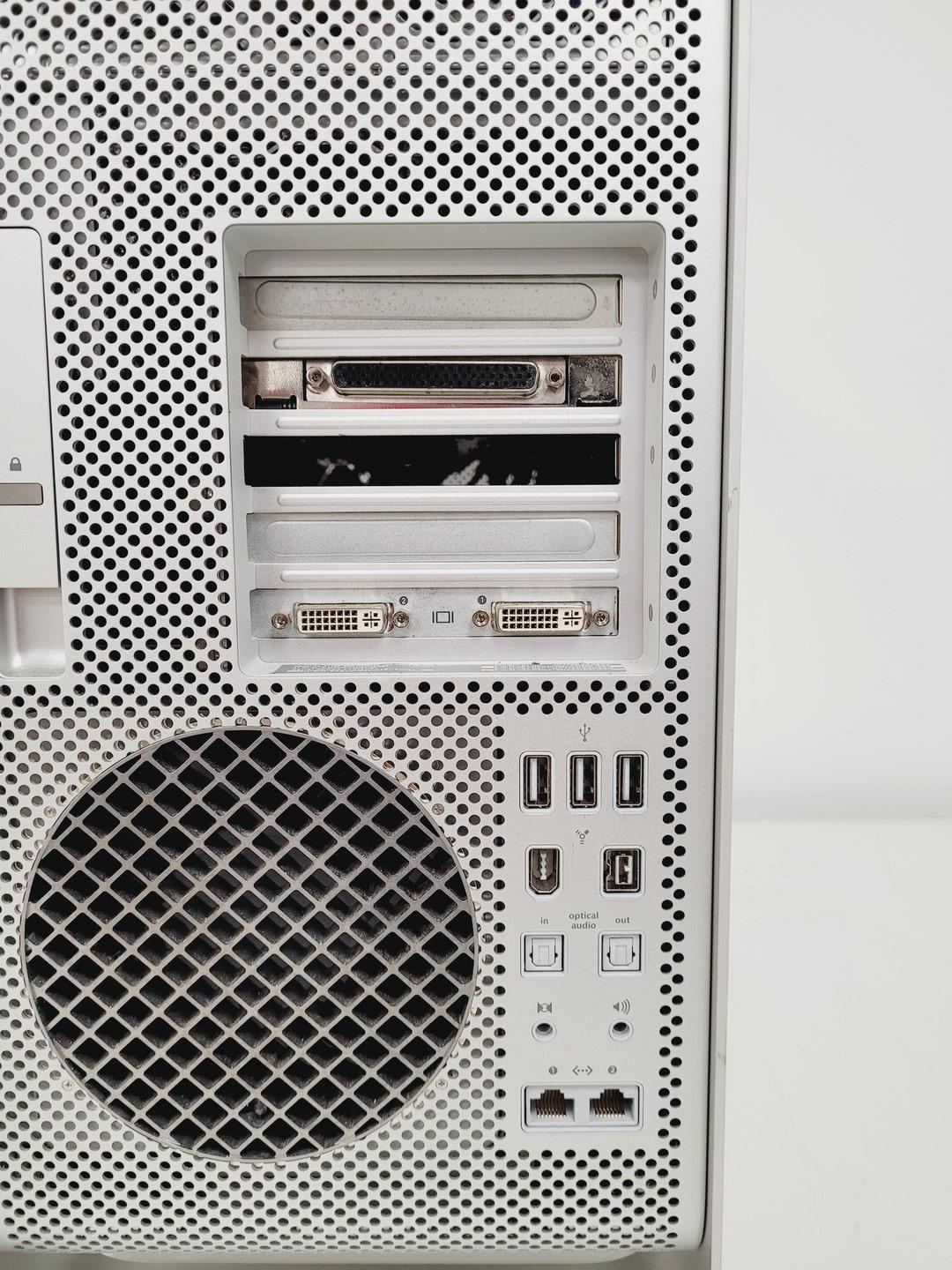 Image of BD FACSCalibur System Flow Cytometer Cell Sorter System Lab