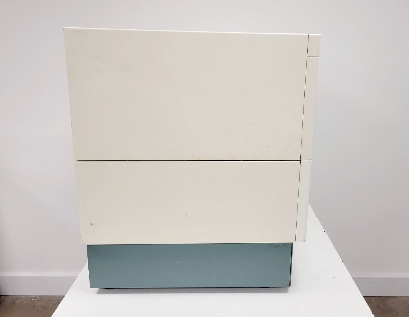 Image of BD FACSCalibur System Flow Cytometer Cell Sorter System Lab