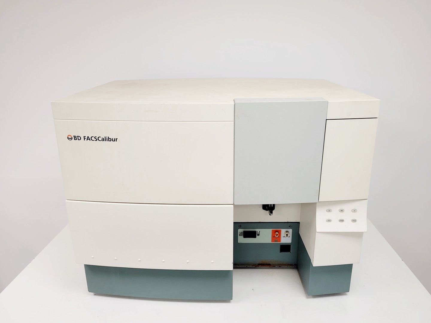 Image of BD FACSCalibur System Flow Cytometer Cell Sorter System Lab