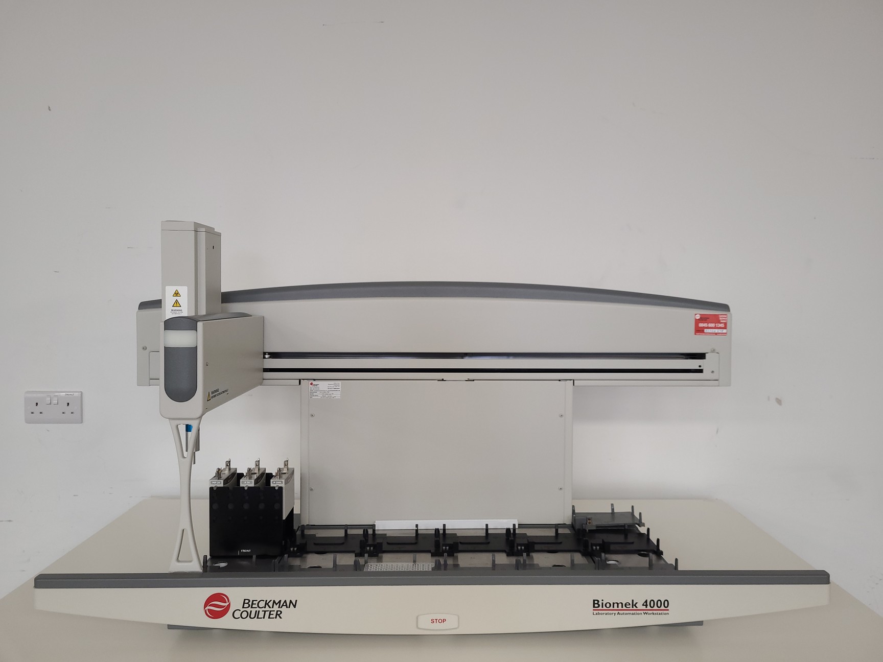 Image of Beckman Coulter Biomek 4000 High Precision Liquid Handling System Lab