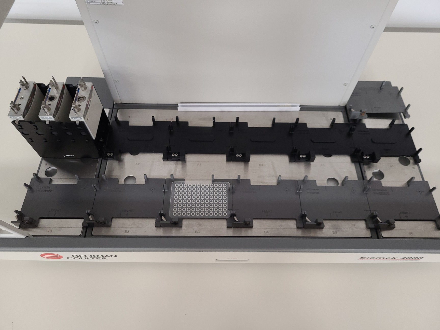 Image of Beckman Coulter Biomek 4000 High Precision Liquid Handling System Lab
