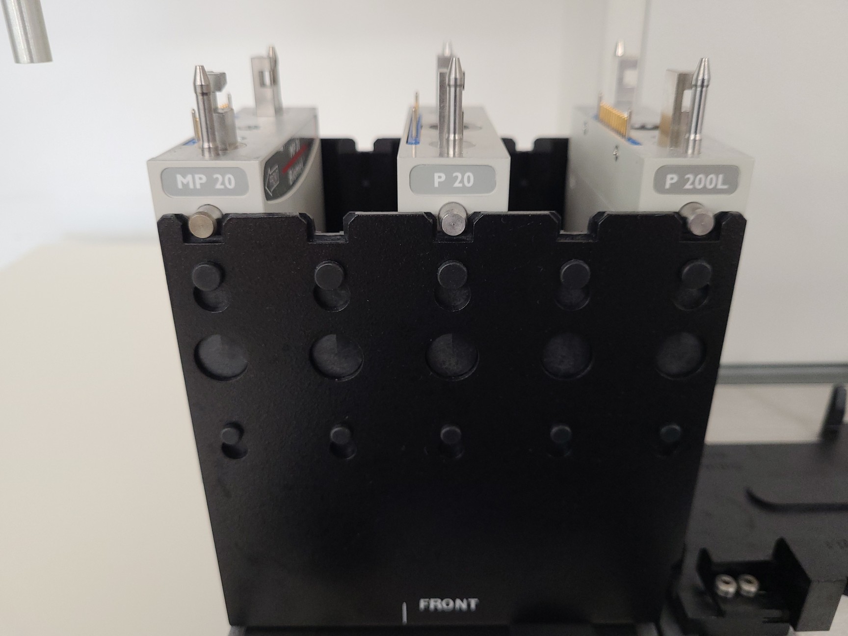 Image of Beckman Coulter Biomek 4000 High Precision Liquid Handling System Lab