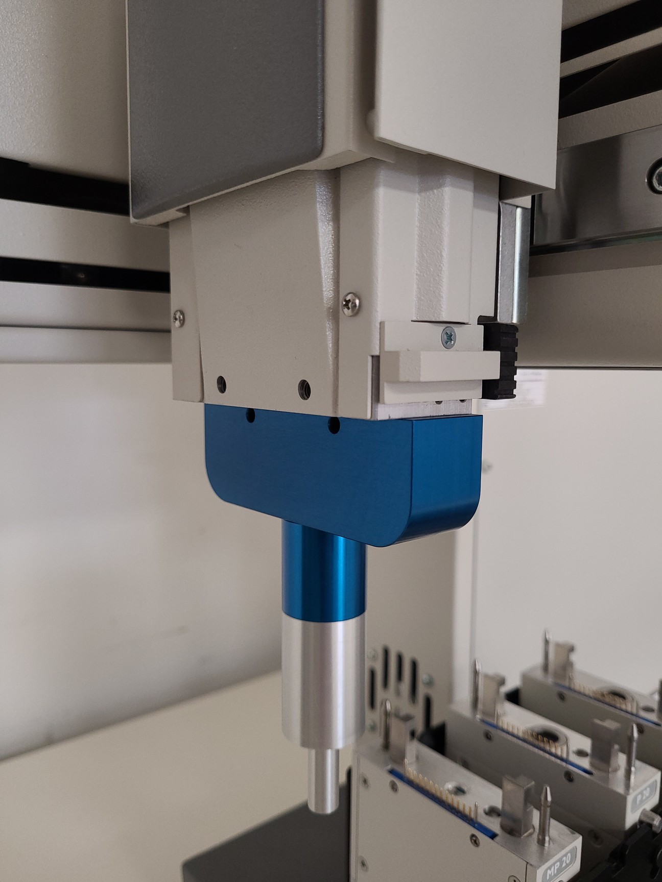 Image of Beckman Coulter Biomek 4000 High Precision Liquid Handling System Lab