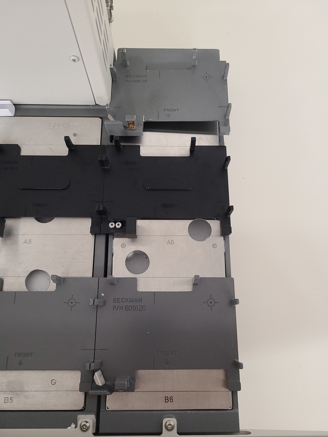 Image of Beckman Coulter Biomek 4000 High Precision Liquid Handling System Lab