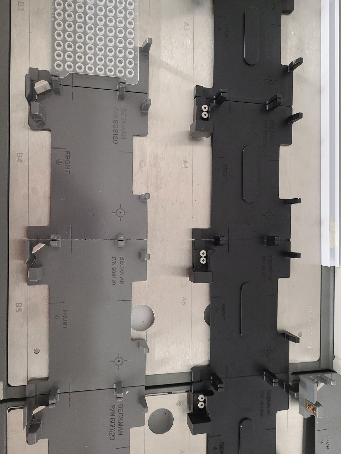 Image of Beckman Coulter Biomek 4000 High Precision Liquid Handling System Lab