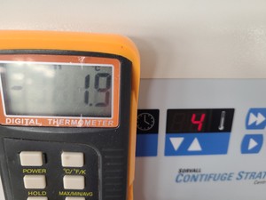 Thumbnail image of Thermo Scientific Sorvall Contifuge Stratos Centrifuge with 17000rpm Rotor Lab