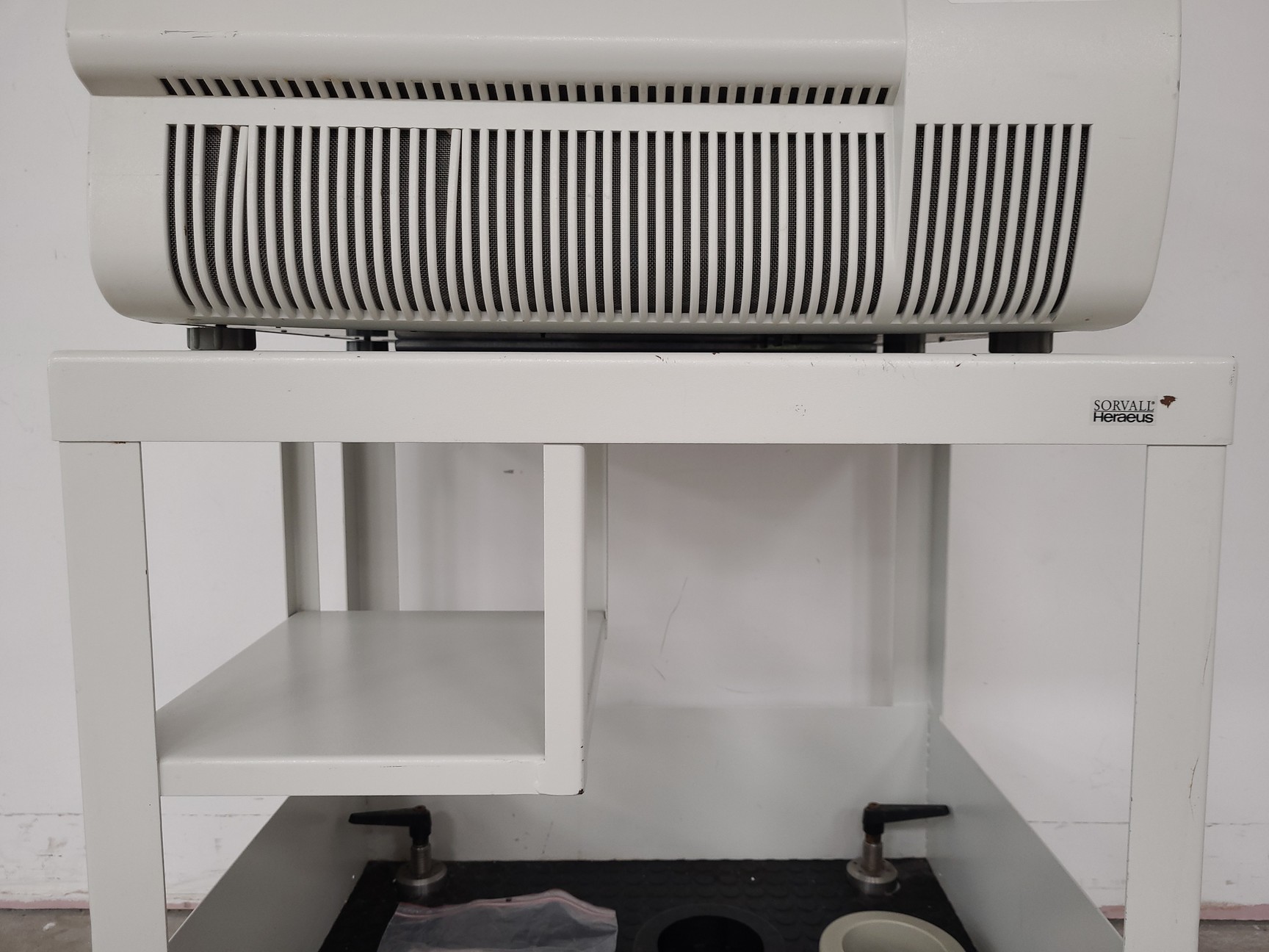 Image of Thermo Scientific Sorvall Contifuge Stratos Centrifuge with 17000rpm Rotor Lab