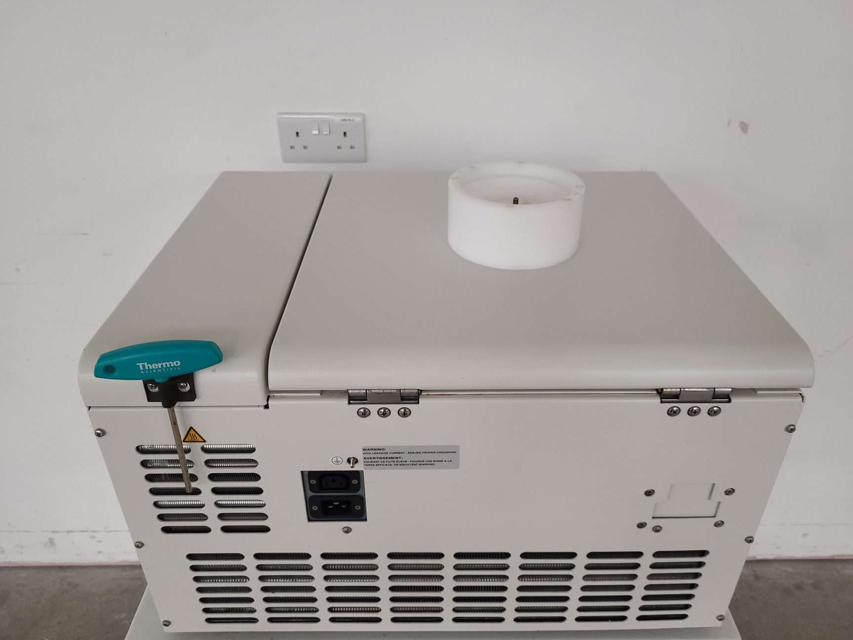 Image of Thermo Scientific Sorvall Contifuge Stratos Centrifuge with 17000rpm Rotor Lab