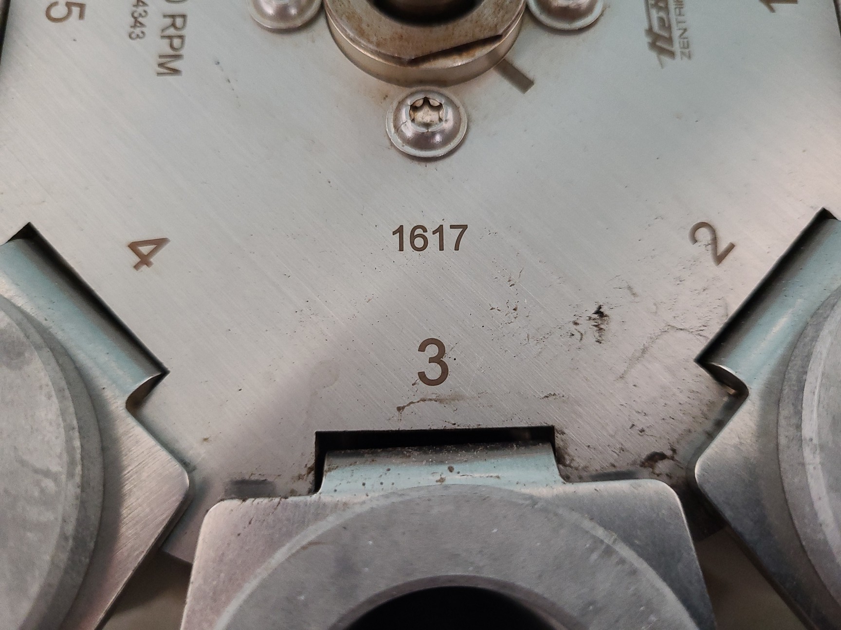 Image of Hettich Zentrifugen Rotofix 32 Benchtop Laboratory Centrifuge with 5000rpm Rotor
