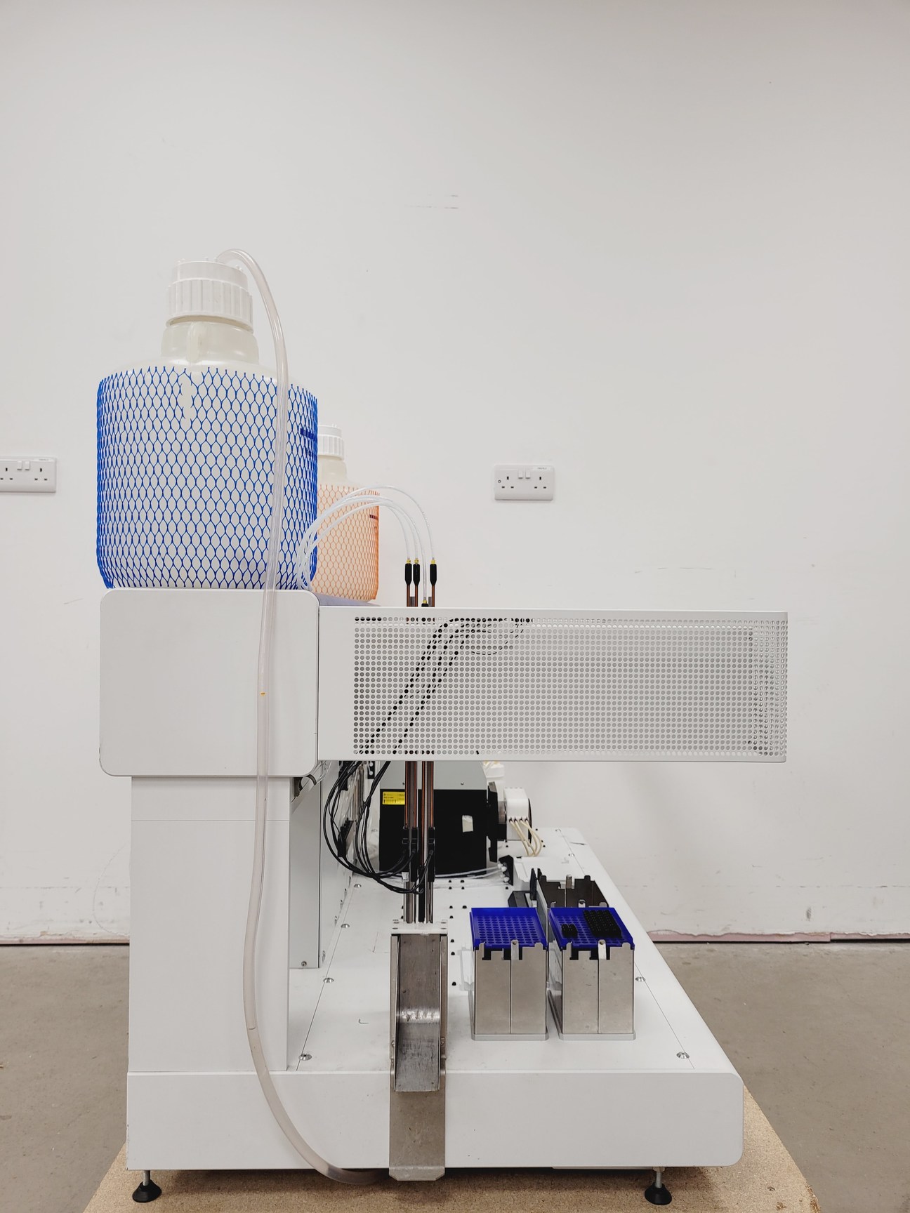 Image of Qiagen BioRobot 3000 Molecular Biology Workstation for Sample Preparation Lab