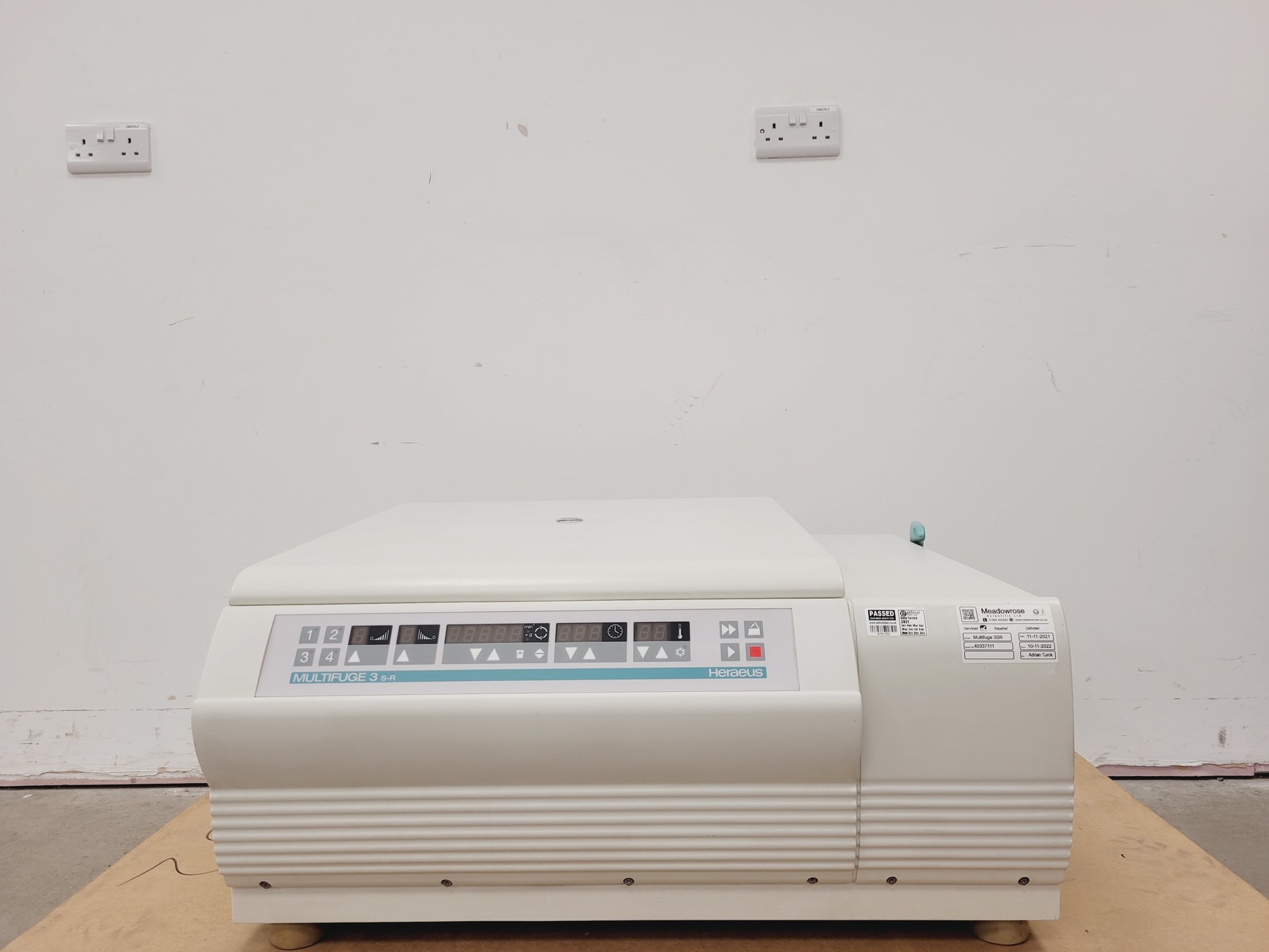 Image of Heraeus Multifuge 3S-R Centrifuge