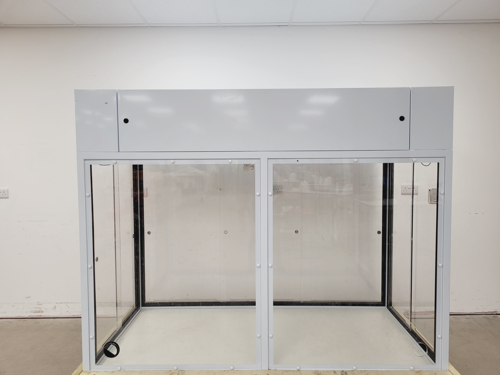 Image of Beckman Coulter Biomek NXp Automated Liquid Handling Robot Bigneat Clean Air Lab