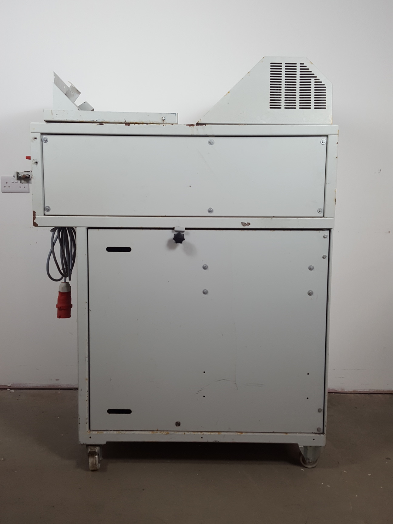 Image of Martin Yale Heavy Duty Industrial Shredder Model 14.95