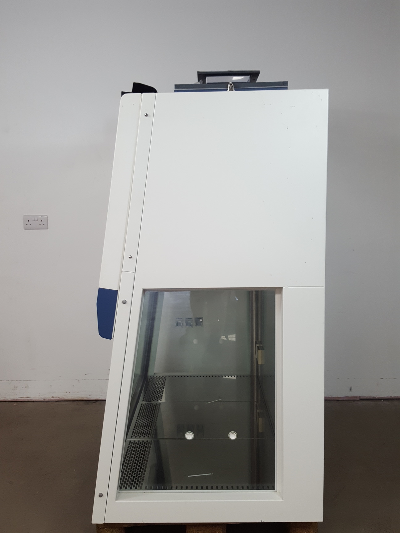 Image of ESCO Class II LP2 BSC Lab Culture Plus Microbiological Safety Cabinet Lab   