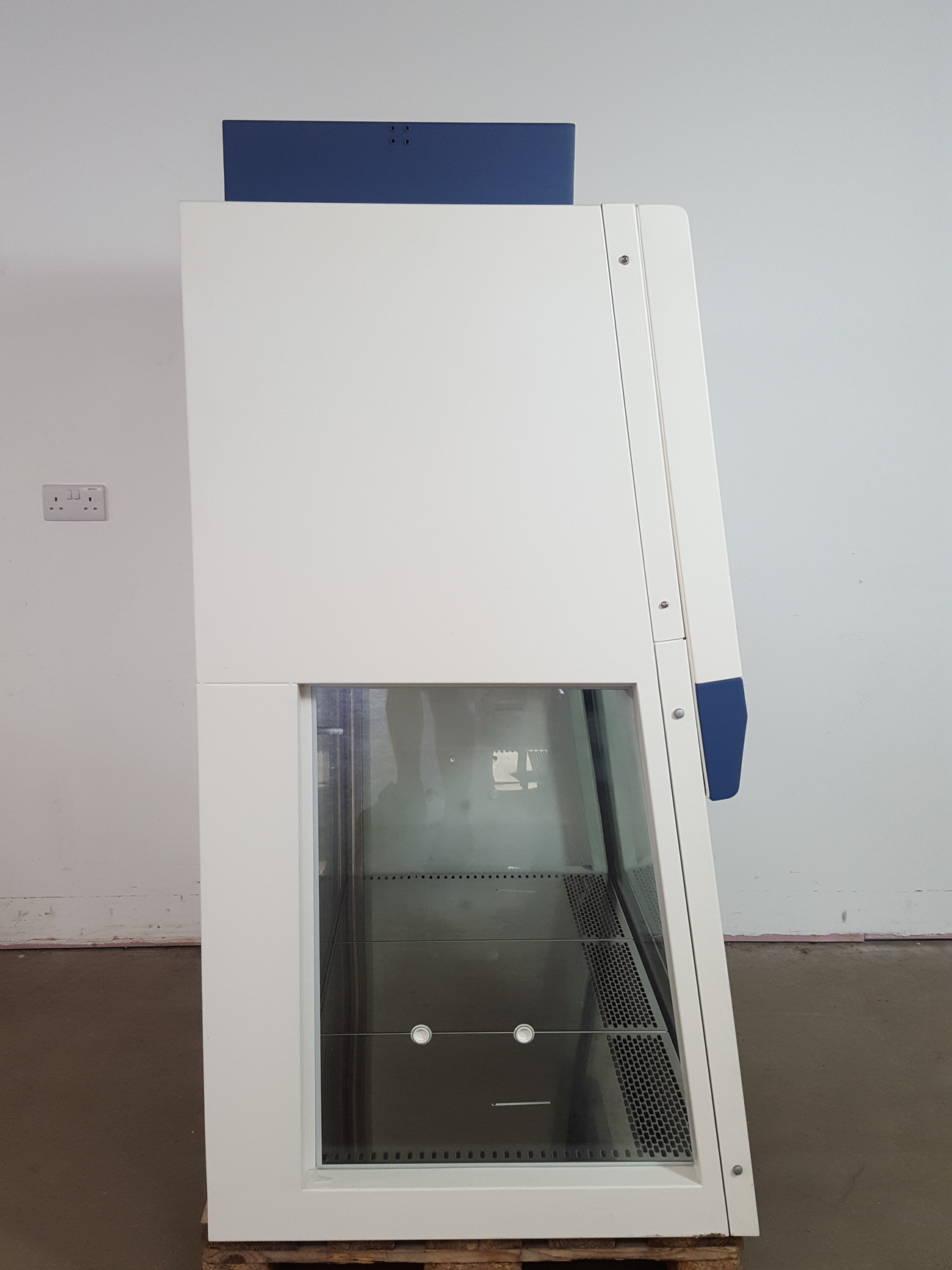 Image of ESCO Class II LP2 BSC Lab Culture Plus Biological Safety Cabinet Lab   