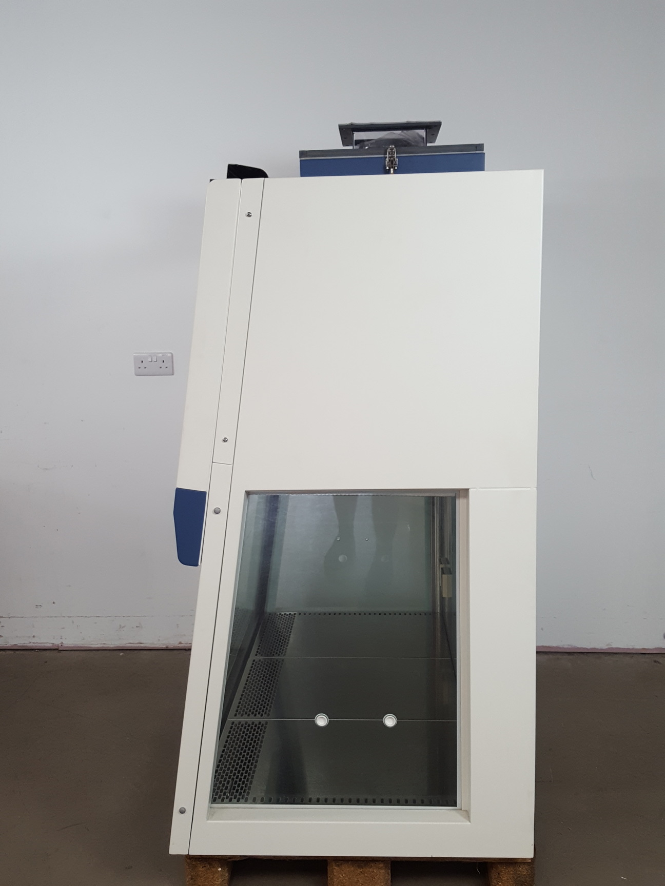 Image of ESCO Class II LP2 BSC Lab Culture Plus Laboratory Safety Cabinet Lab