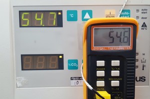 Thumbnail image of Heraeus HeraCell & HeraCell 150 CO2 Laboratory Incubator Stack Lab