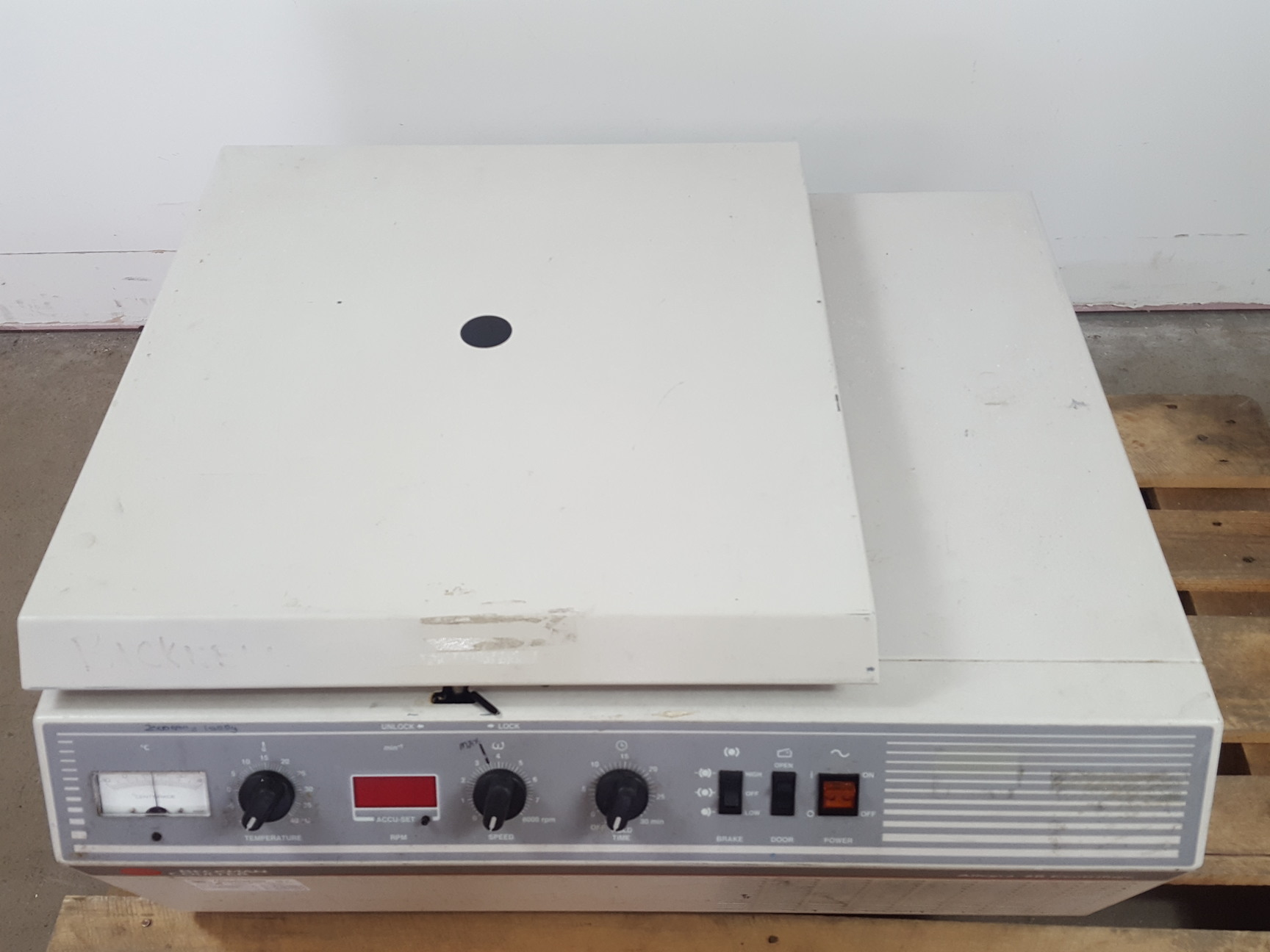 Image of Beckman Coulter Allegra 6R Refrigerated Centrifuge w/ 3900rpm Rotor Lab