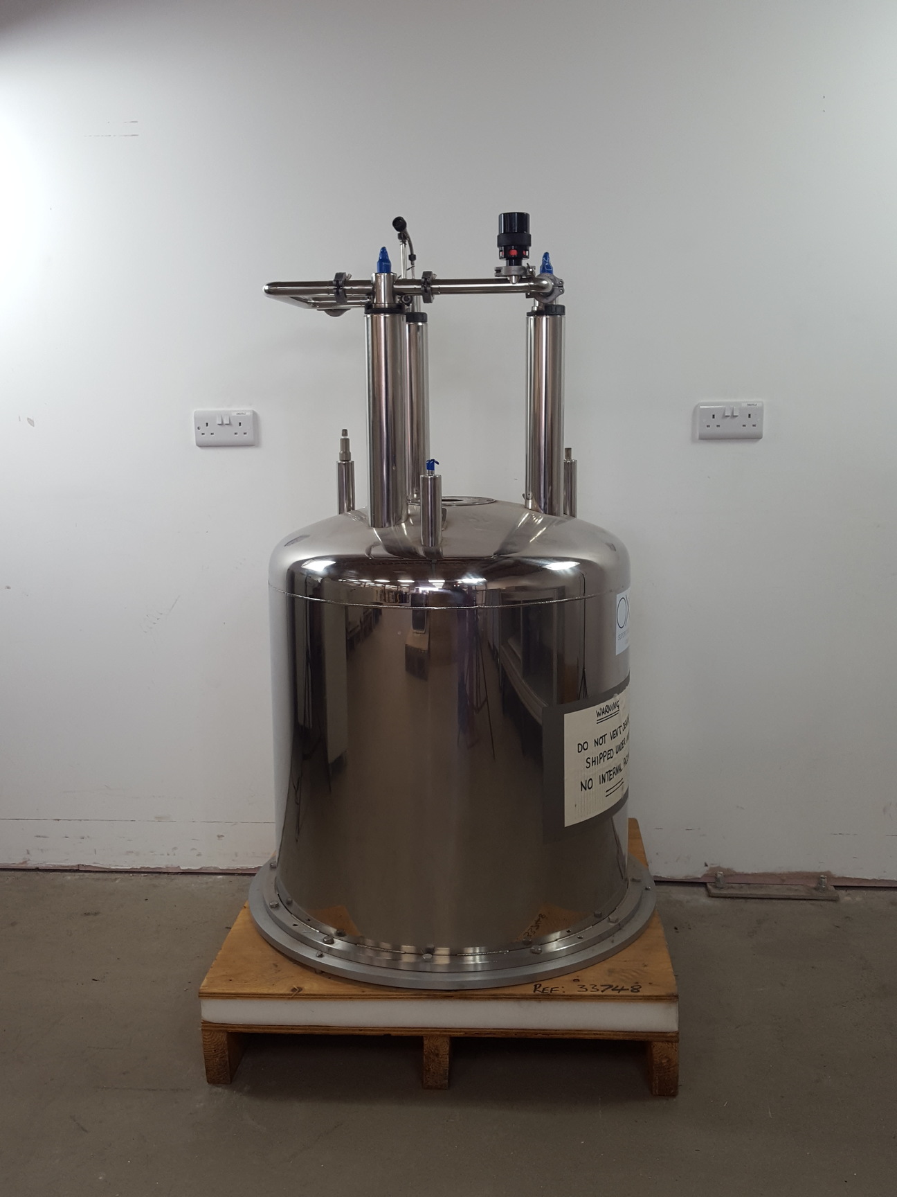 Image of Oxford Wide Bore HE Cryostat for Superconducting Magnet Lab