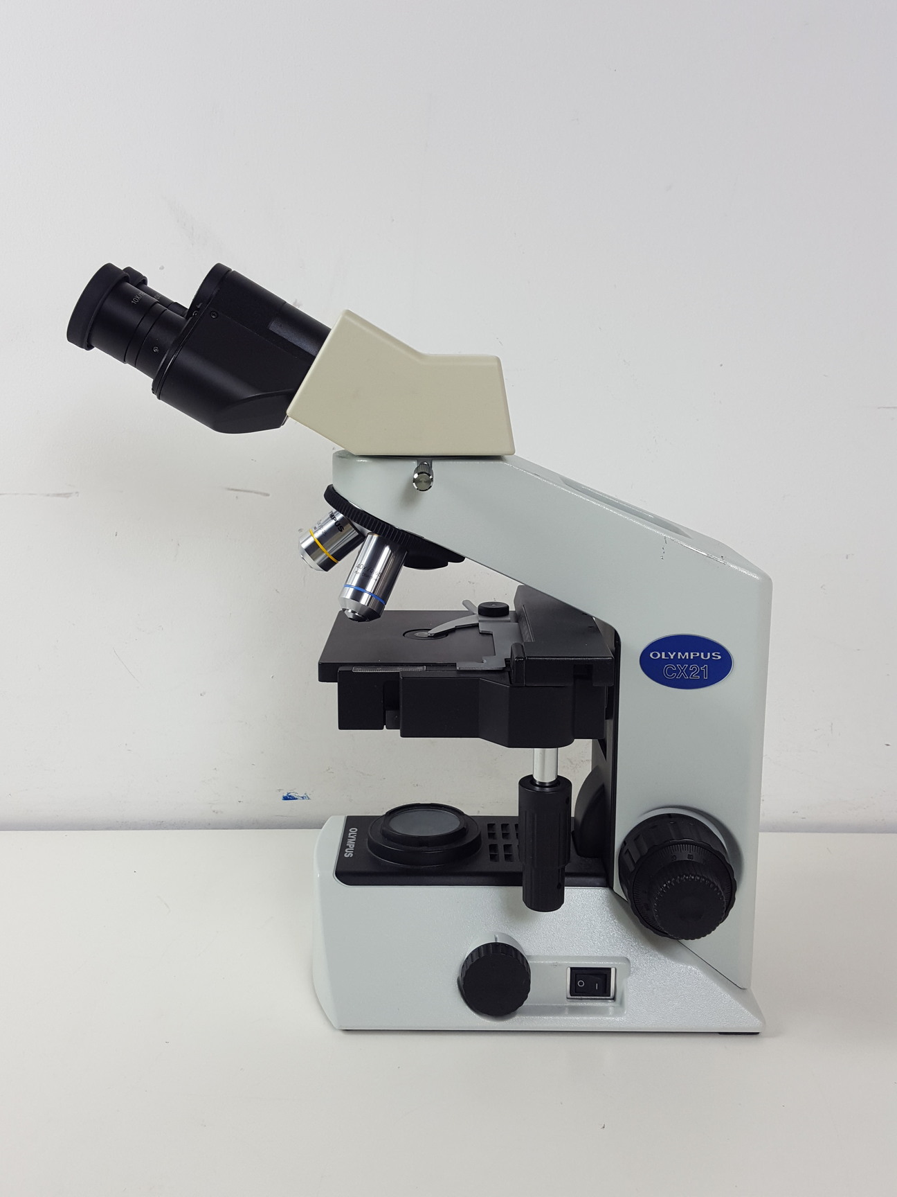 Image of Olympus CX21 FS2 Education Compound Microscope & 3 x Objectives Lab