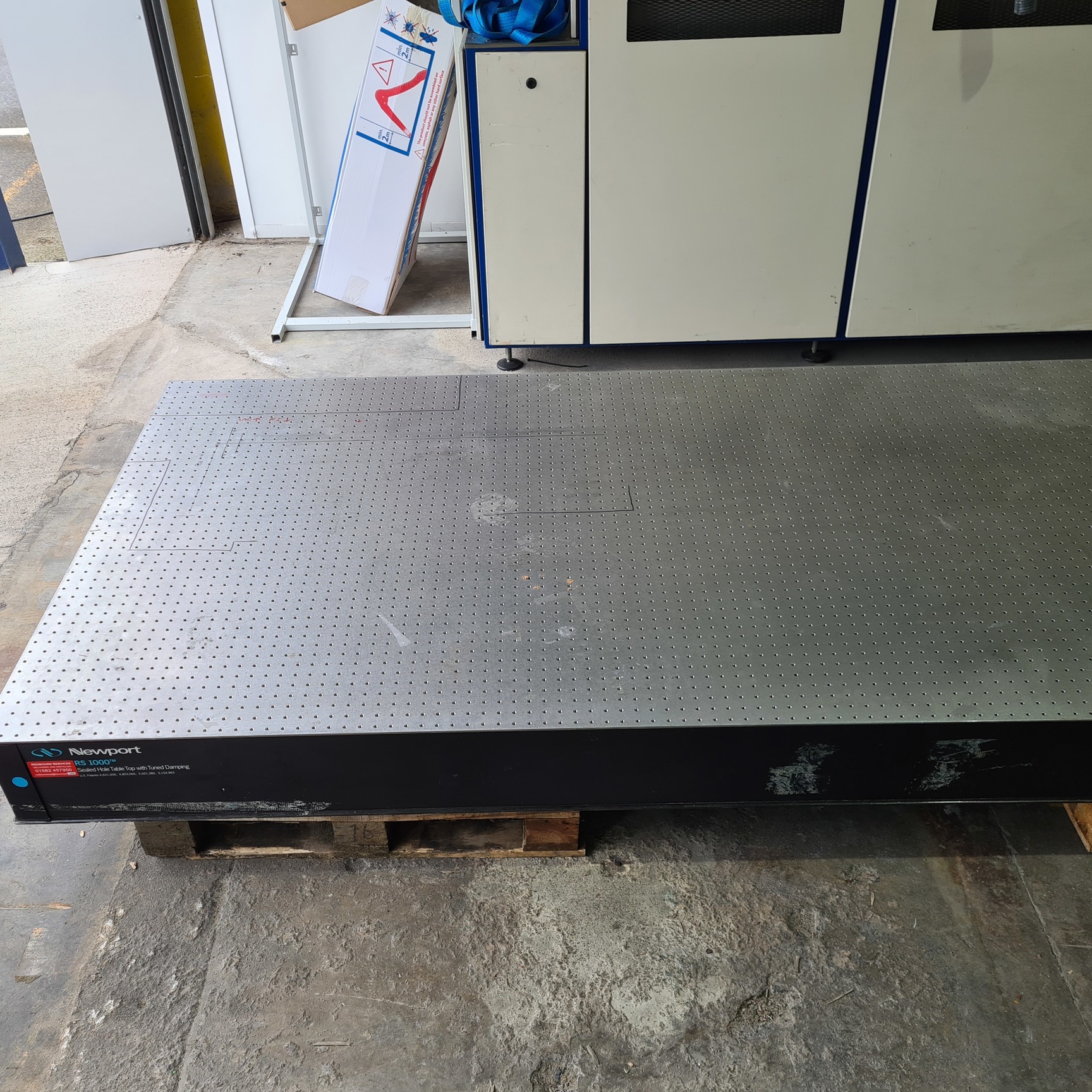 Image of Newport RS 1000 Sealed Hole Vibration Isolation Table I-2000 Lab