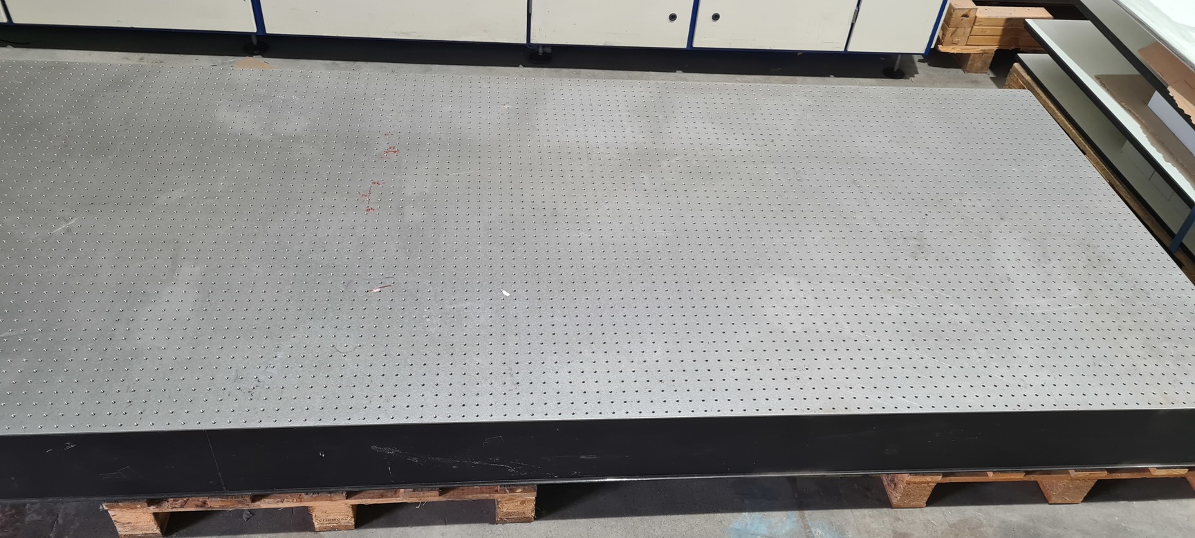 Image of Newport RS 1000 Sealed Hole Vibration Isolation Table I-2000 Lab