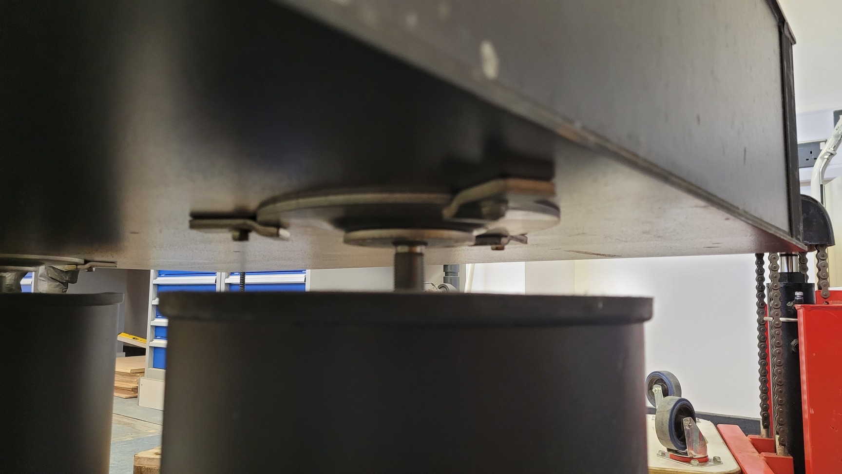 Image of Newport RS 2000 Sealed Hole Tuned Vibration Isolation Optical Table RL-2000 Lab
