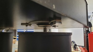 Thumbnail image of Newport RS 2000 Sealed Hole Tuned Vibration Isolation Optical Table RL-2000 Lab