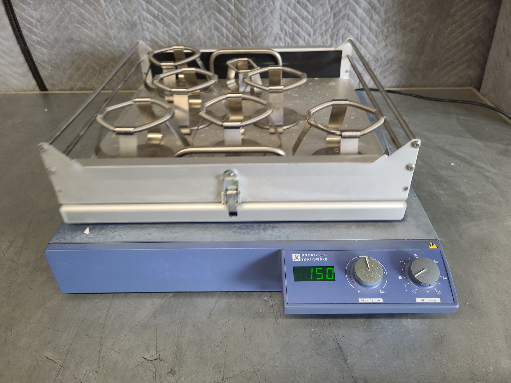 Image of IKA KS 501 D Benchtop Laboratory Platform Shaker Lab