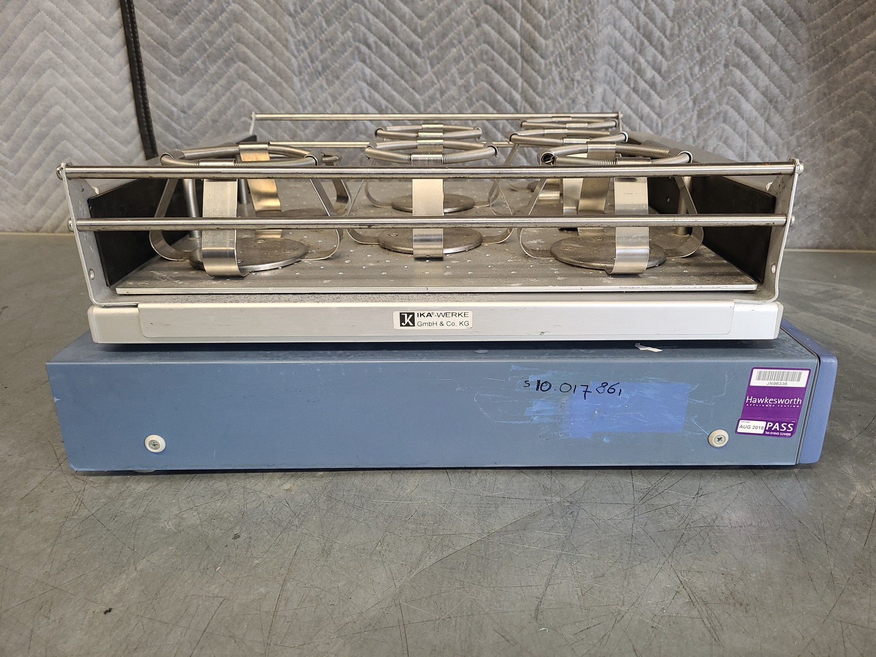 Image of IKA KS 501 D Benchtop Laboratory Platform Shaker Lab