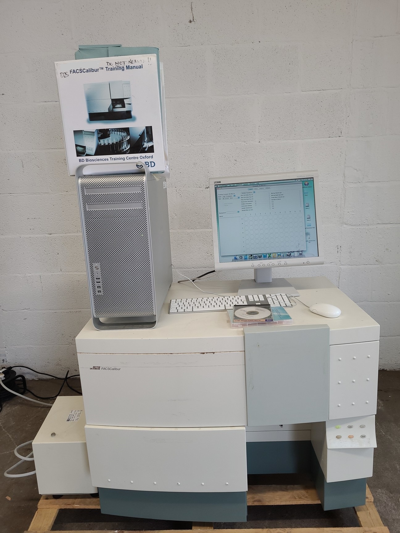 Image of Becton Dickinson FACSCalibur Laboratory Cell Sorter System with Software Lab