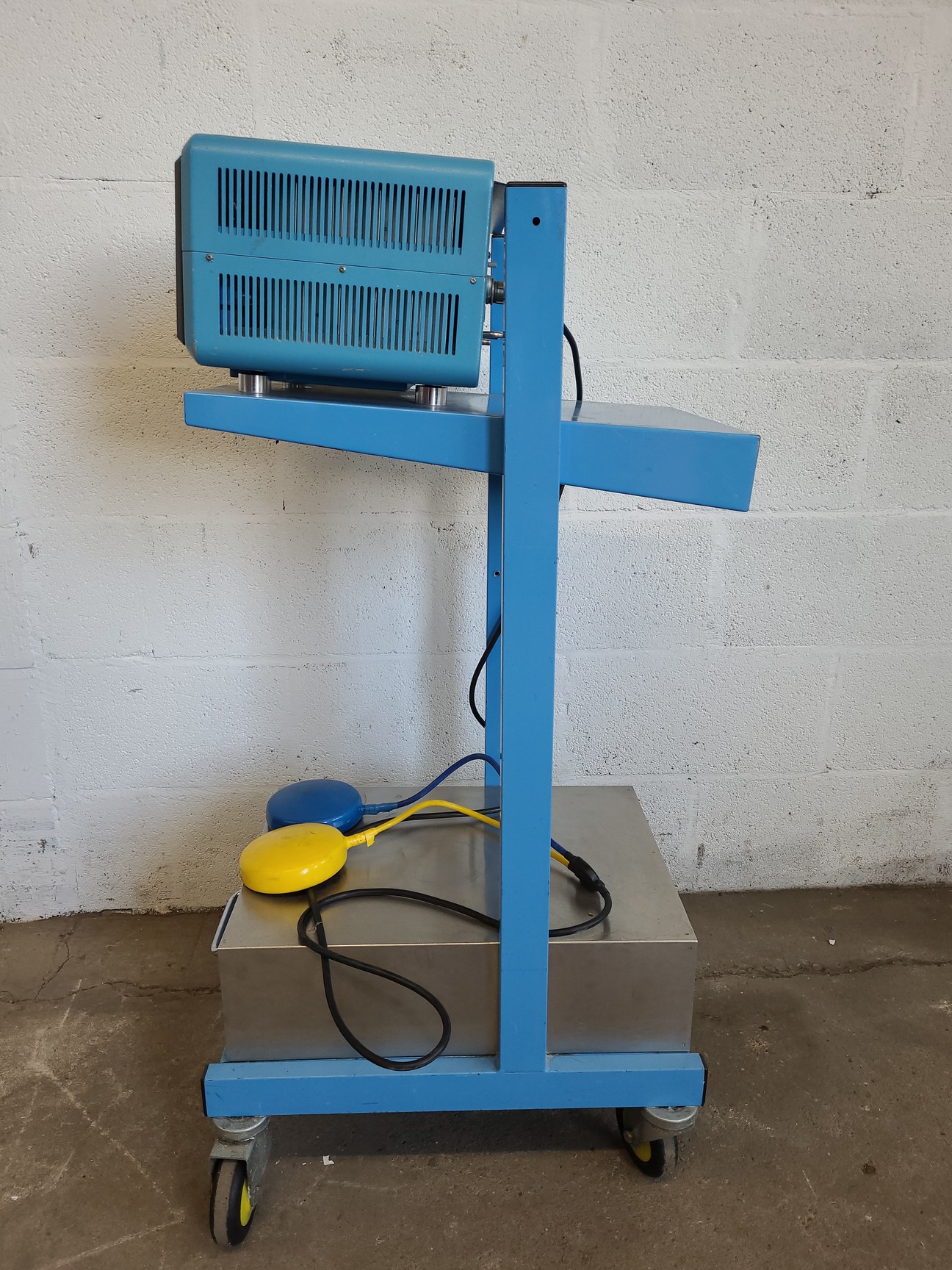 Image of Valleylab Force 30 Electrosurgical Machine / Generator Lab