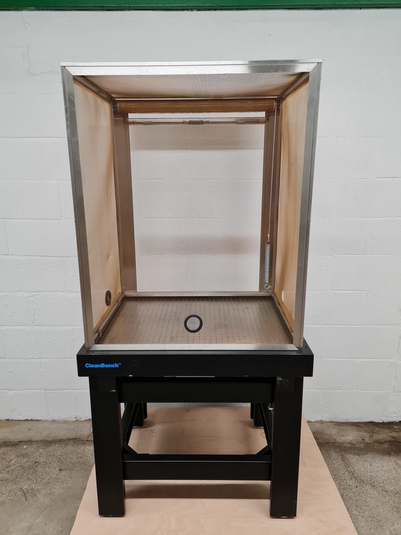Image of AMETEK Ultra Precision Technologies  TMC Vibration Control Isolation Table Lab