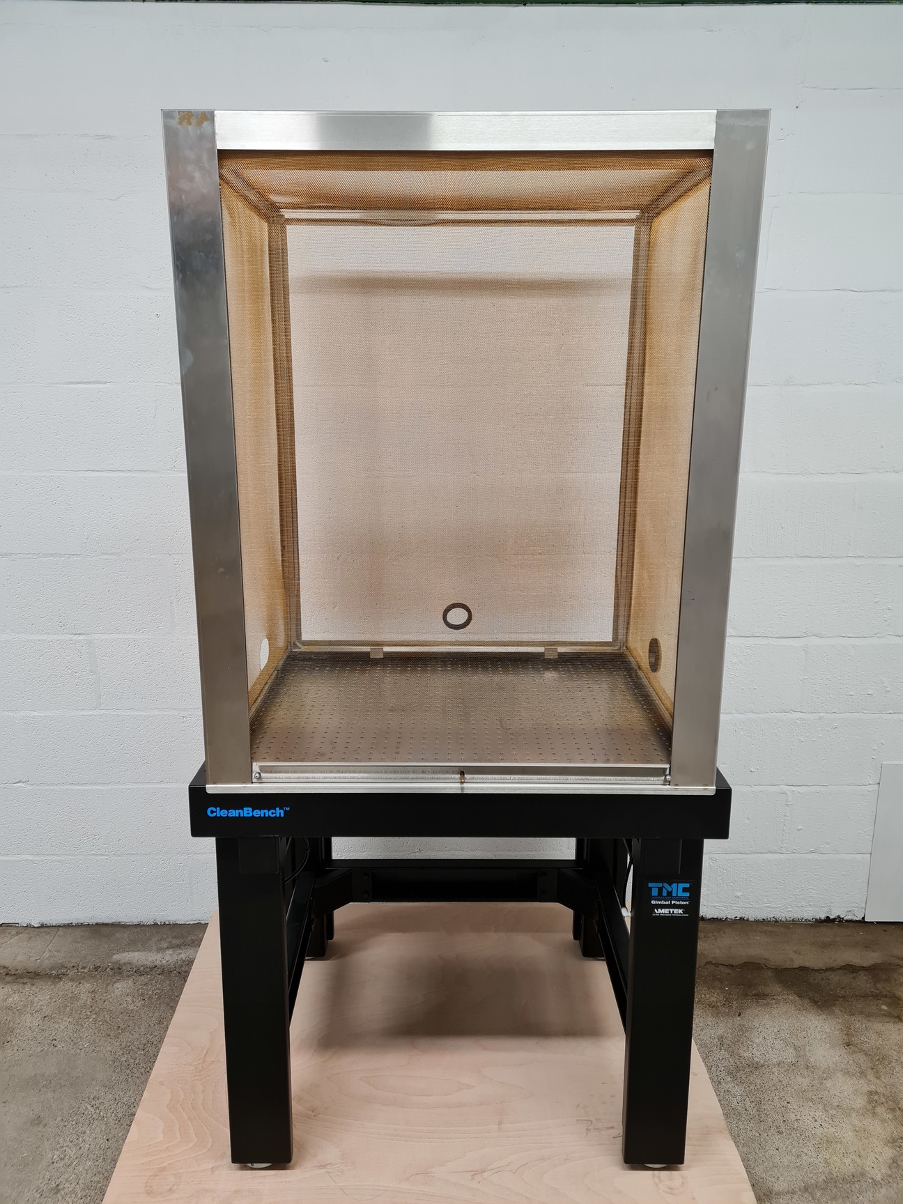 Image of AMETEK Ultra Precision Technologies  TMC Vibration Control Isolation Table Lab