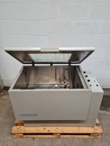 Thumbnail image of Gallenkamp Floor Standing Orbital Shaker Incubator - Cat No IOX400.XX1.C Lab