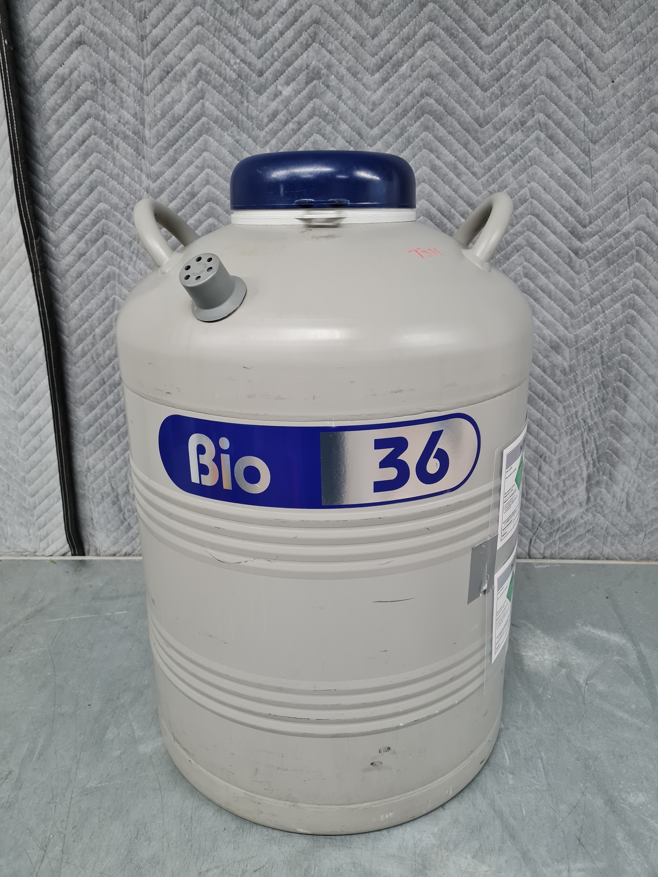Image of Statebourne Cryogenics Bio 36 Liquid Nitrogen Storage Dewar Lab