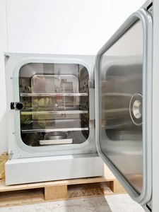 Thumbnail image of Binder Model CB 150 CO2 Laboratory Incubator Lab 