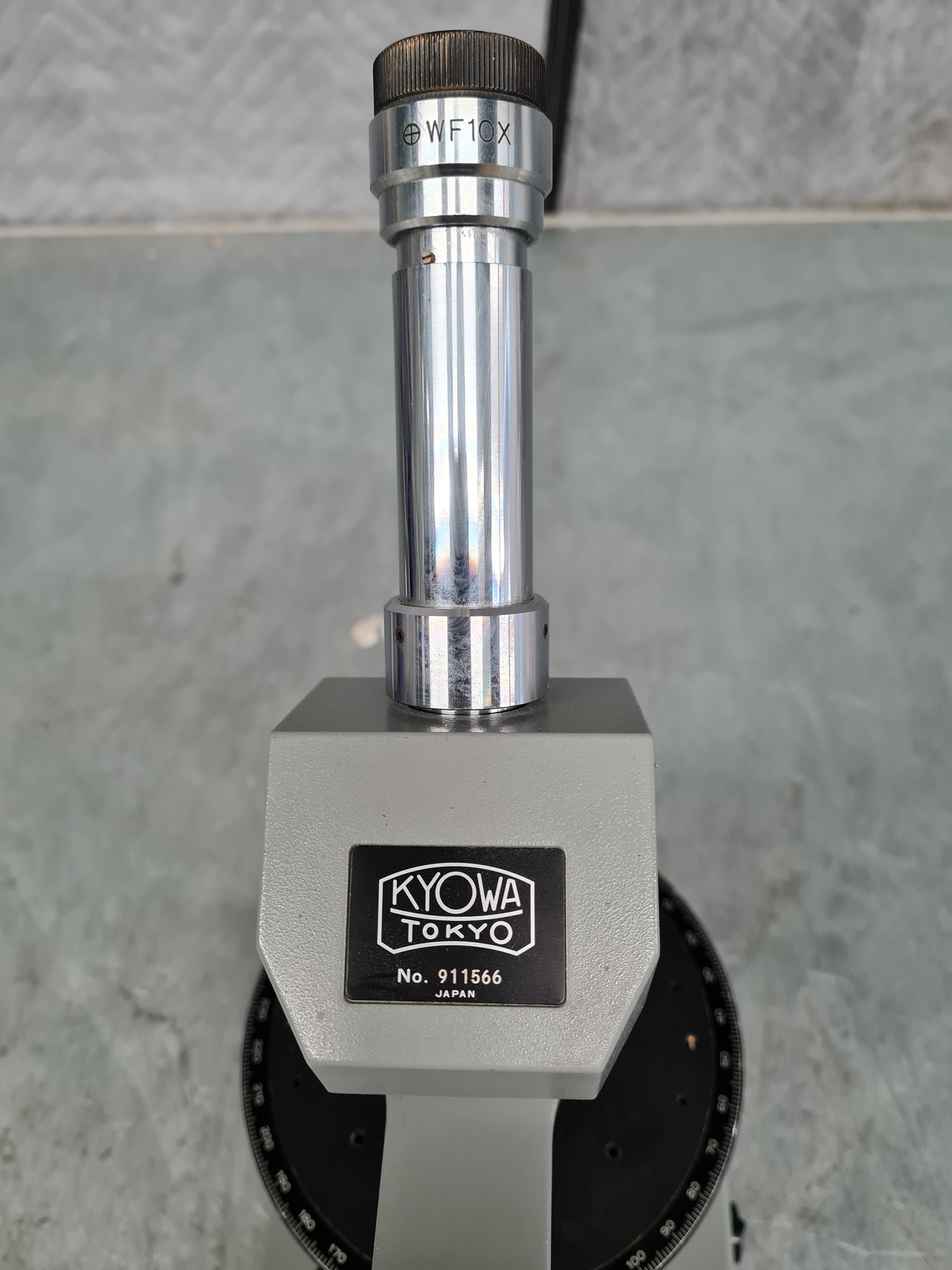 Image of Kyowa Tokyo Compound Monocular Microscope with 3 x Objectives Lab