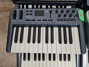 Thumbnail image of Lob lot of 20 x M-Audio Oxygen Musical MIDI Keyboards - Models 25 & 8 V2 