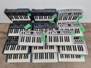 Thumbnail image of Lob lot of 20 x M-Audio Oxygen Musical MIDI Keyboards - Models 25 & 8 V2 