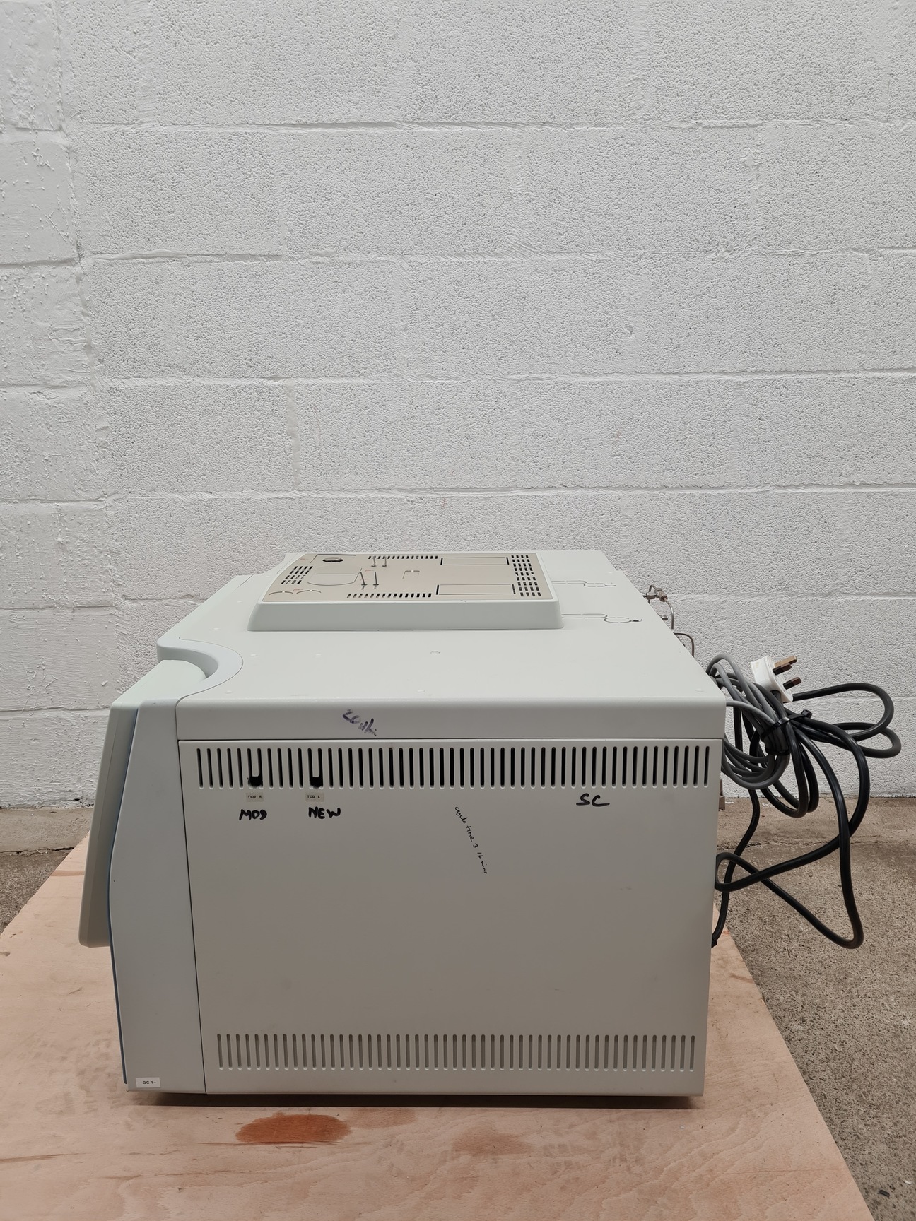 Image of Thermo Trace GC Ultra Refinery Gas Analyser Model K8880557 Chromatograph Lab