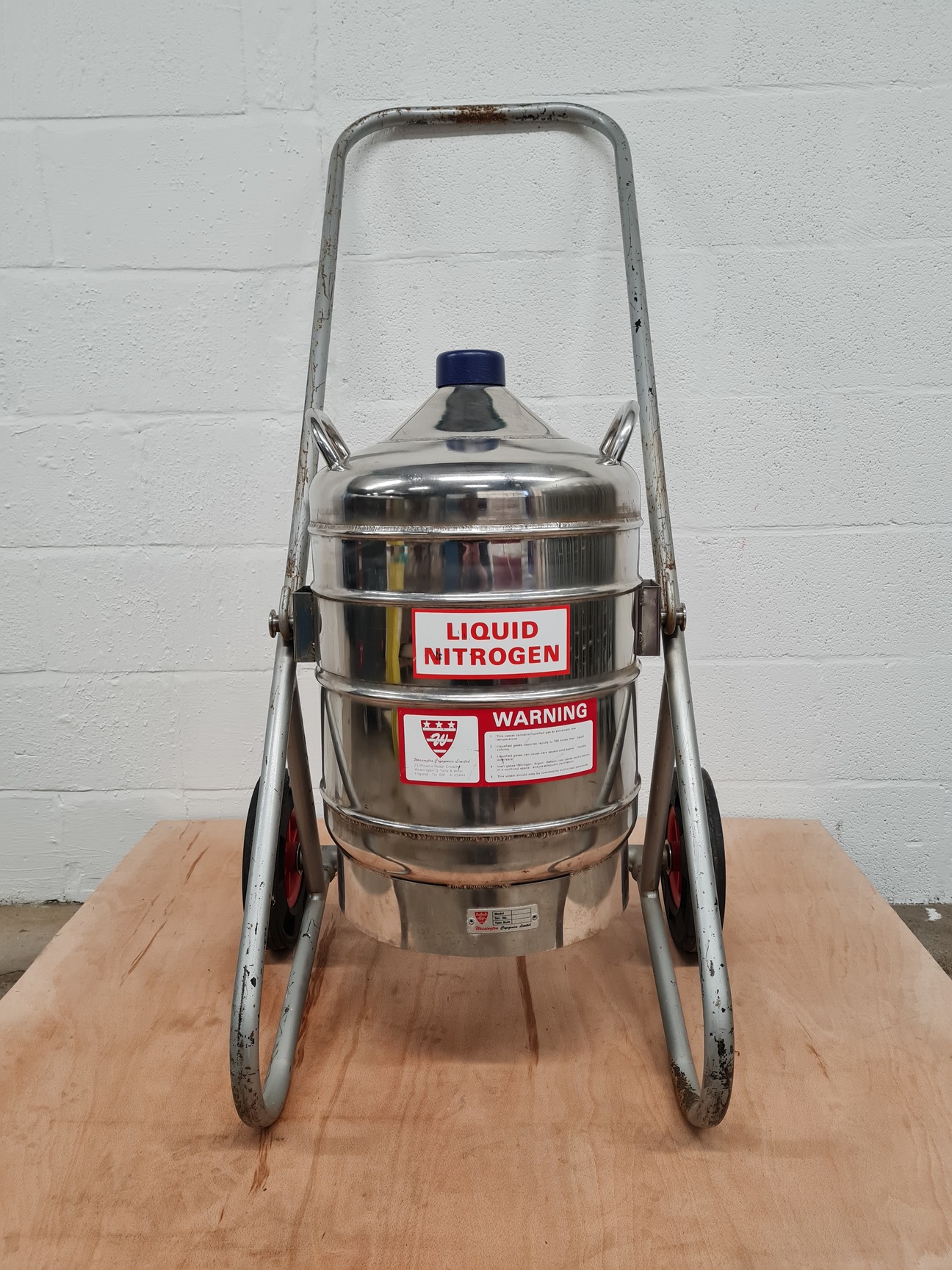 Wessington Cryogenics Limited ES25 Liquid Nitrogen Dispensing Dewar Lab