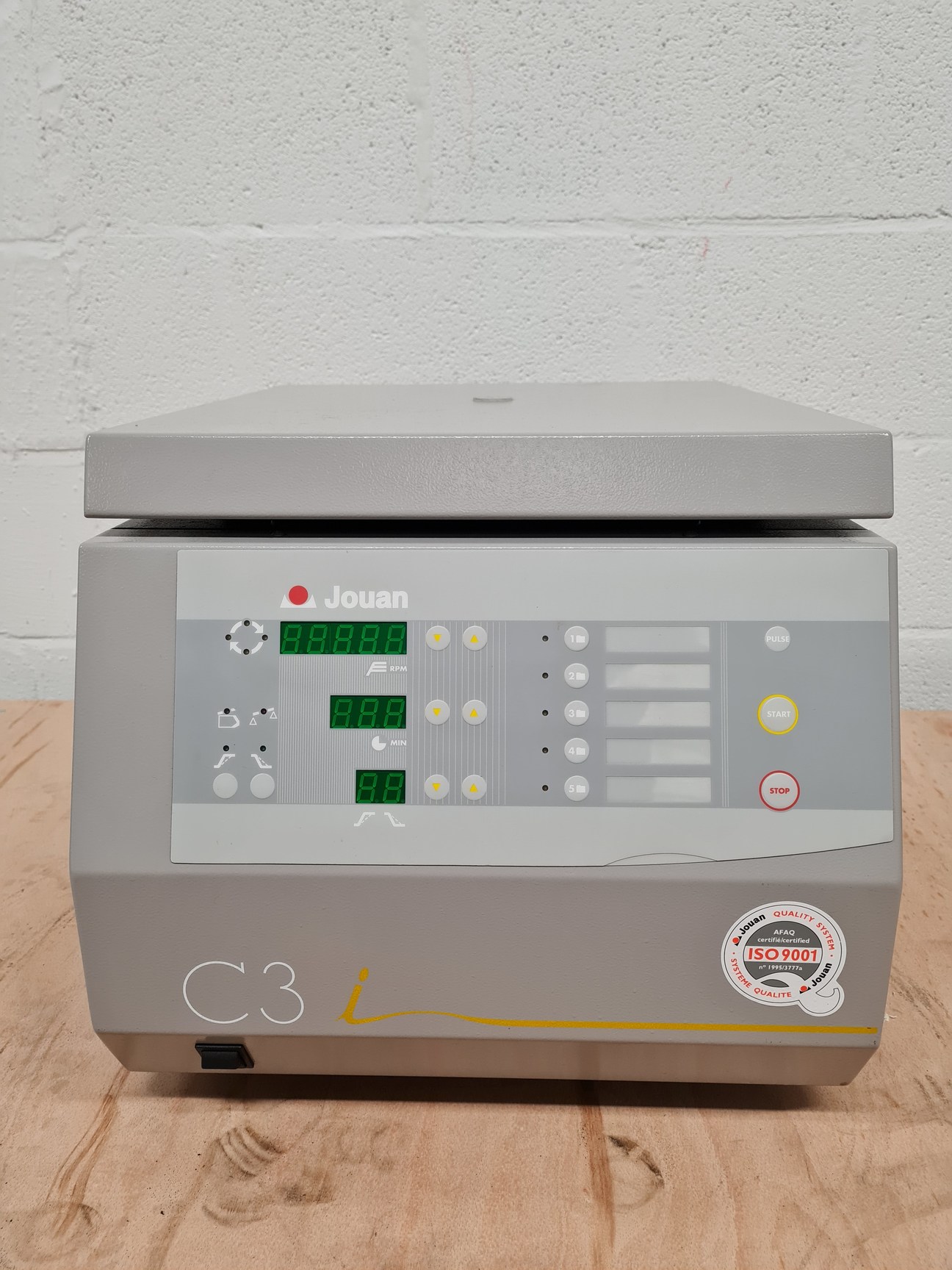 Image of Jouan C3 C3i Bench Top Laboratory Centrifuge with 4300rpm Rotor lab