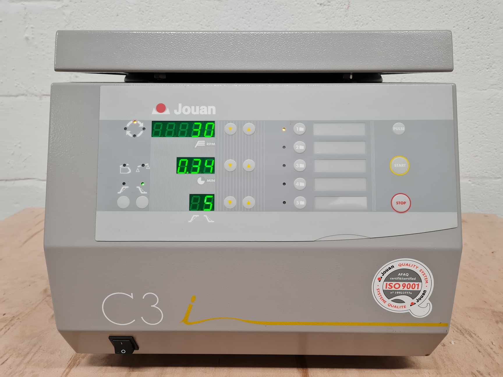 Image of Jouan C3 C3i Bench Top Laboratory Centrifuge with 4300rpm Rotor lab