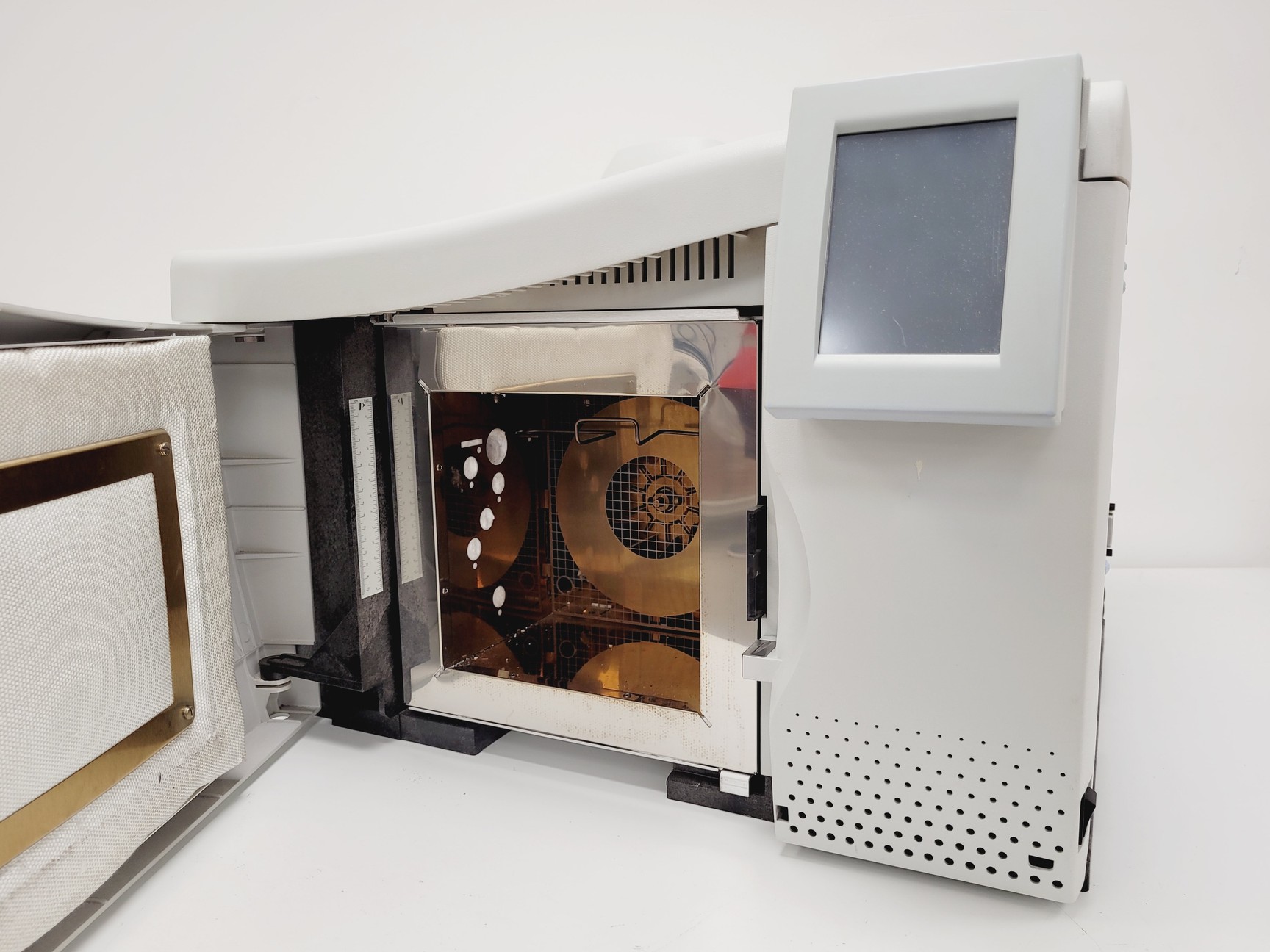 Image of Perkin Elmer Clarus 500 GC-MS Gas Chromatograph Mass Spectrometer System Lab