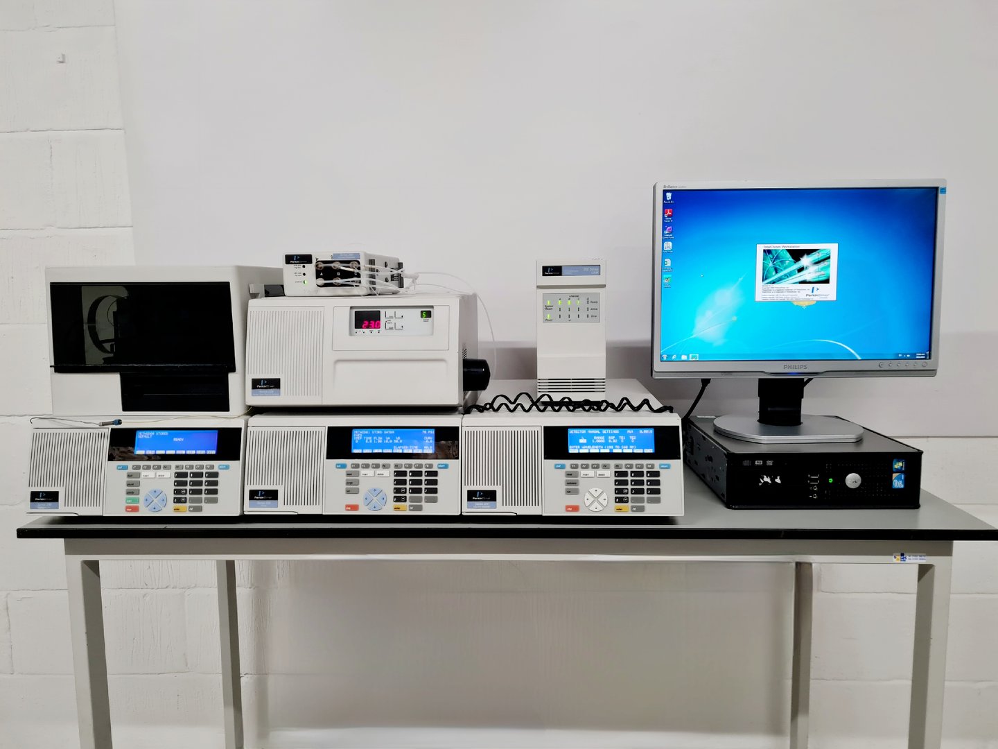 Image of Perkin Elmer 200 Series HPLC System with PC & Software Lab